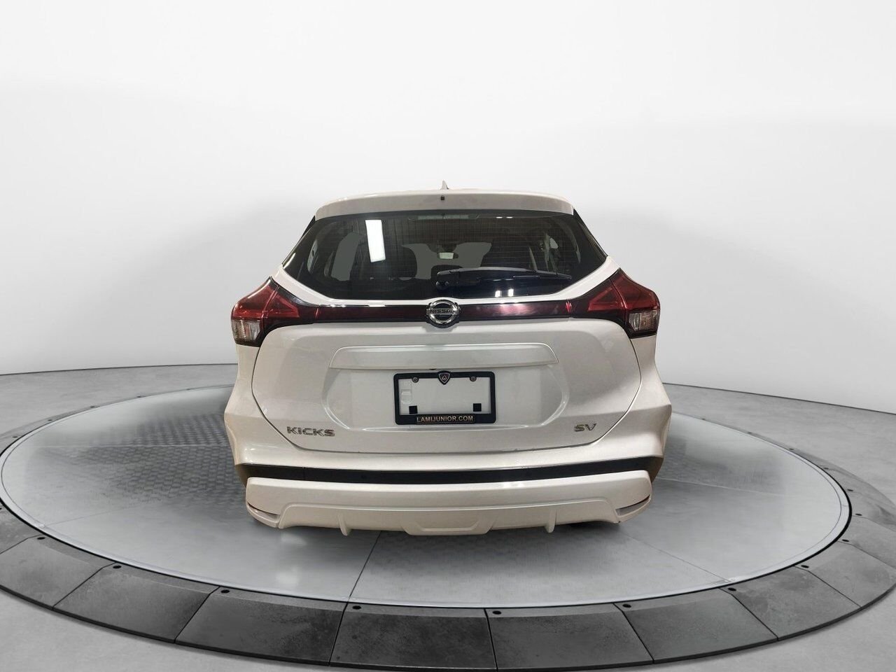 2021 Nissan Kicks VIN 3N1CP5CV4ML527676 White Baie-Comeau - photo #4