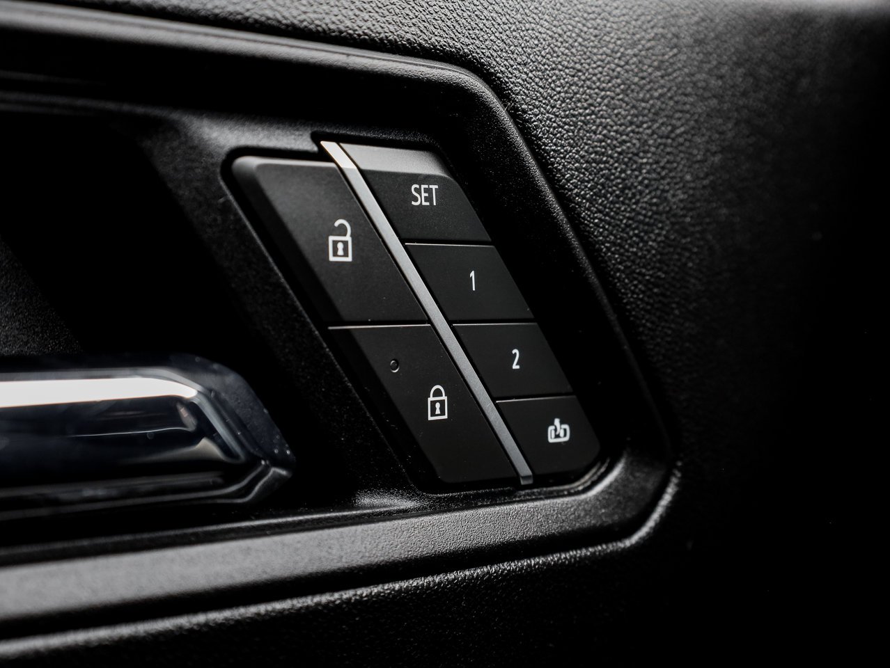 2025 Chevrolet Colorado 4WD Crew Cab ZR2 White Sherwood Park - photo #19