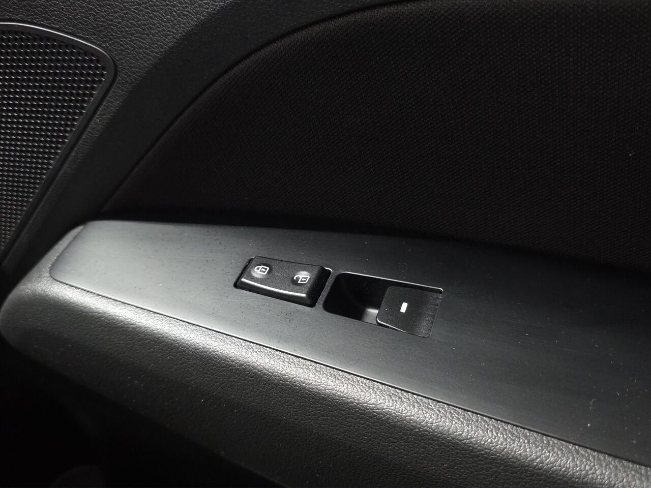Hyundai Elantra Berline 4 portes, boîte automatique, GL, volant chauffant, caméra de recul 2017 Bleu Val-David - photo #15