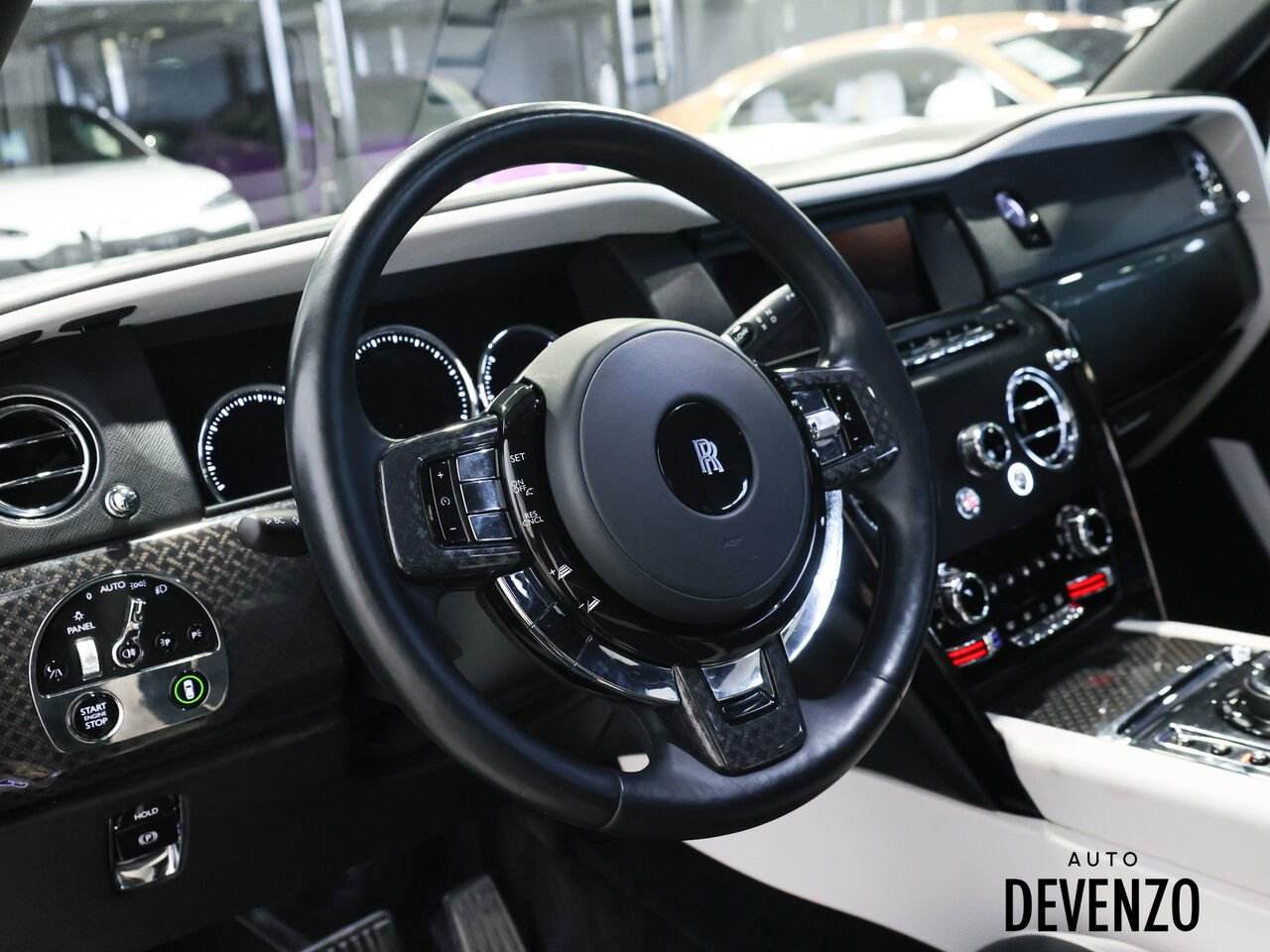 Rolls-Royce Cullinan 2023 Noir Saint-Eustache - photo #11