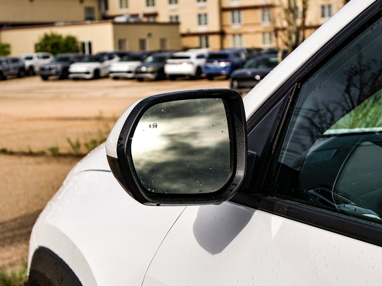 2026 Chevrolet Equinox AWD 4dr LT w/2LT White Sherwood Park - photo #6