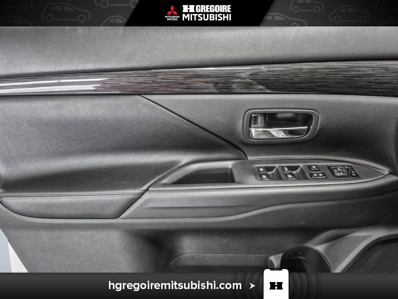 2016 Mitsubishi Outlander White Laval - photo #12
