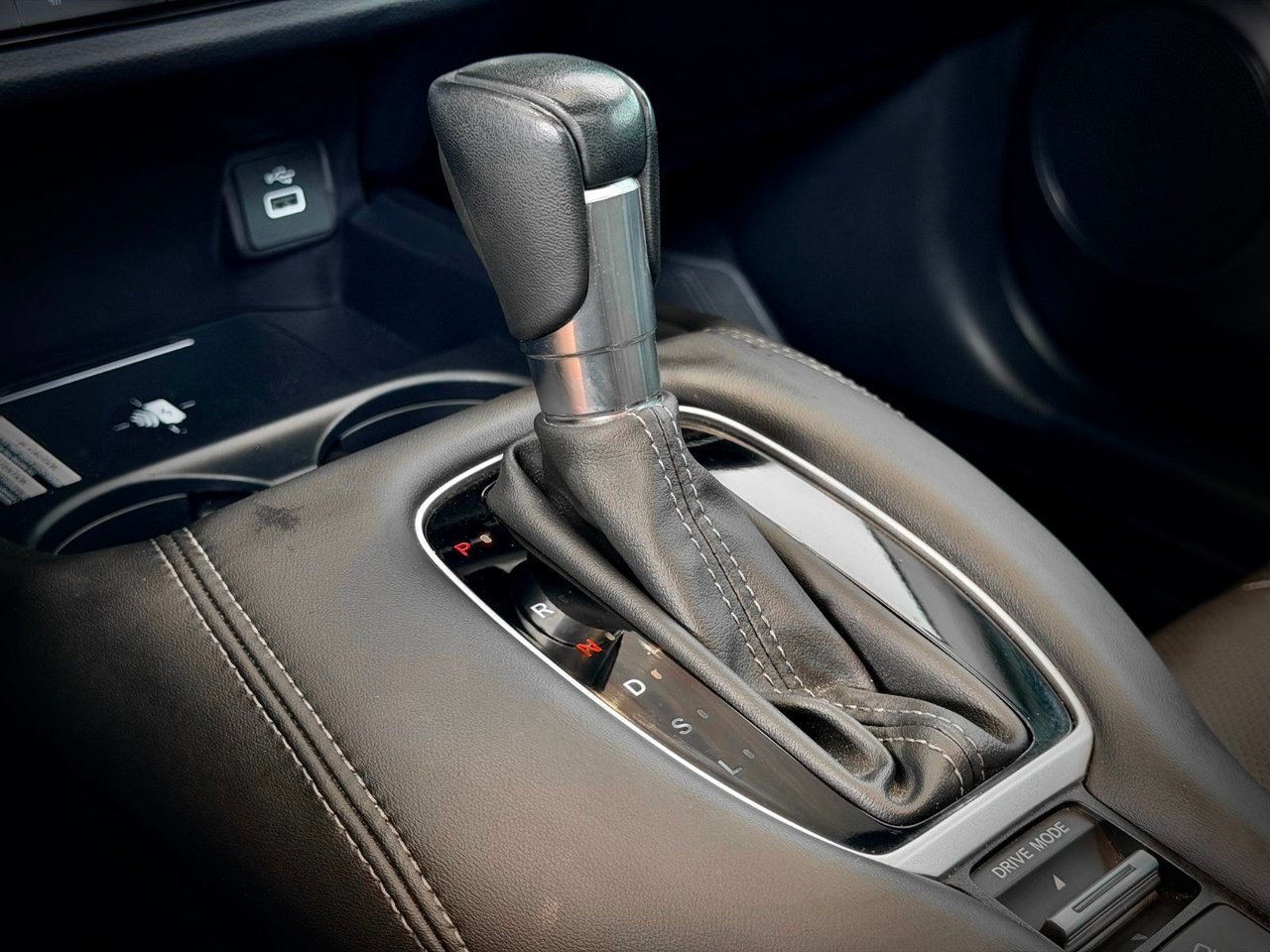 2023 Honda HR-V Black Notre-Dame-des-Prairies - photo #29