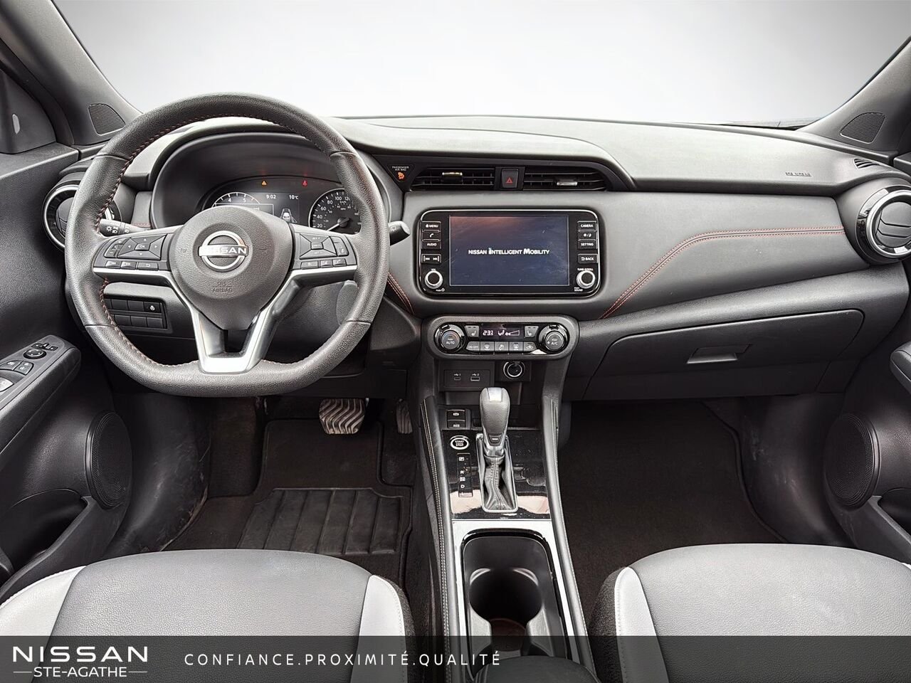 Nissan Kicks 2023 Gris Saint-Jérôme - photo #9