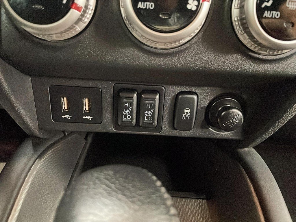 2022 Mitsubishi RVR Black Amos - photo #16