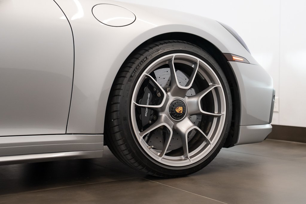 Porsche 911 Turbo S cabriolet 2023 Argent Kirkland - photo #6