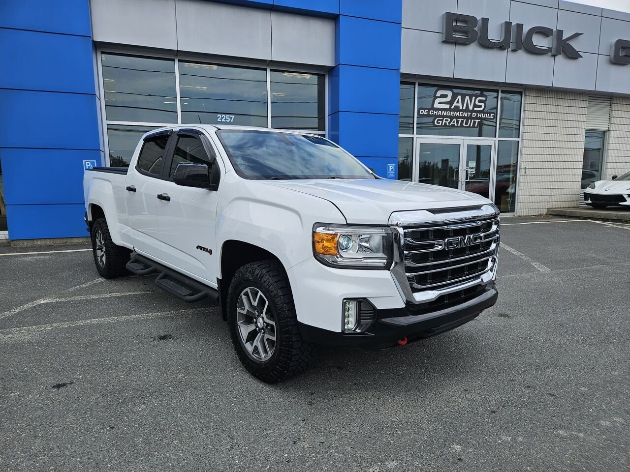 GMC Canyon AT4 cabine multiplace 4RM 141 po avec tissu 2022 Blanc Thetford Mines - photo #1