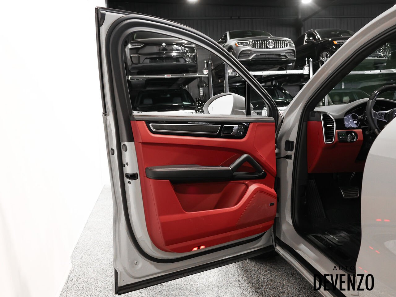 2022 Porsche Cayenne Grey Saint-Eustache - photo #6