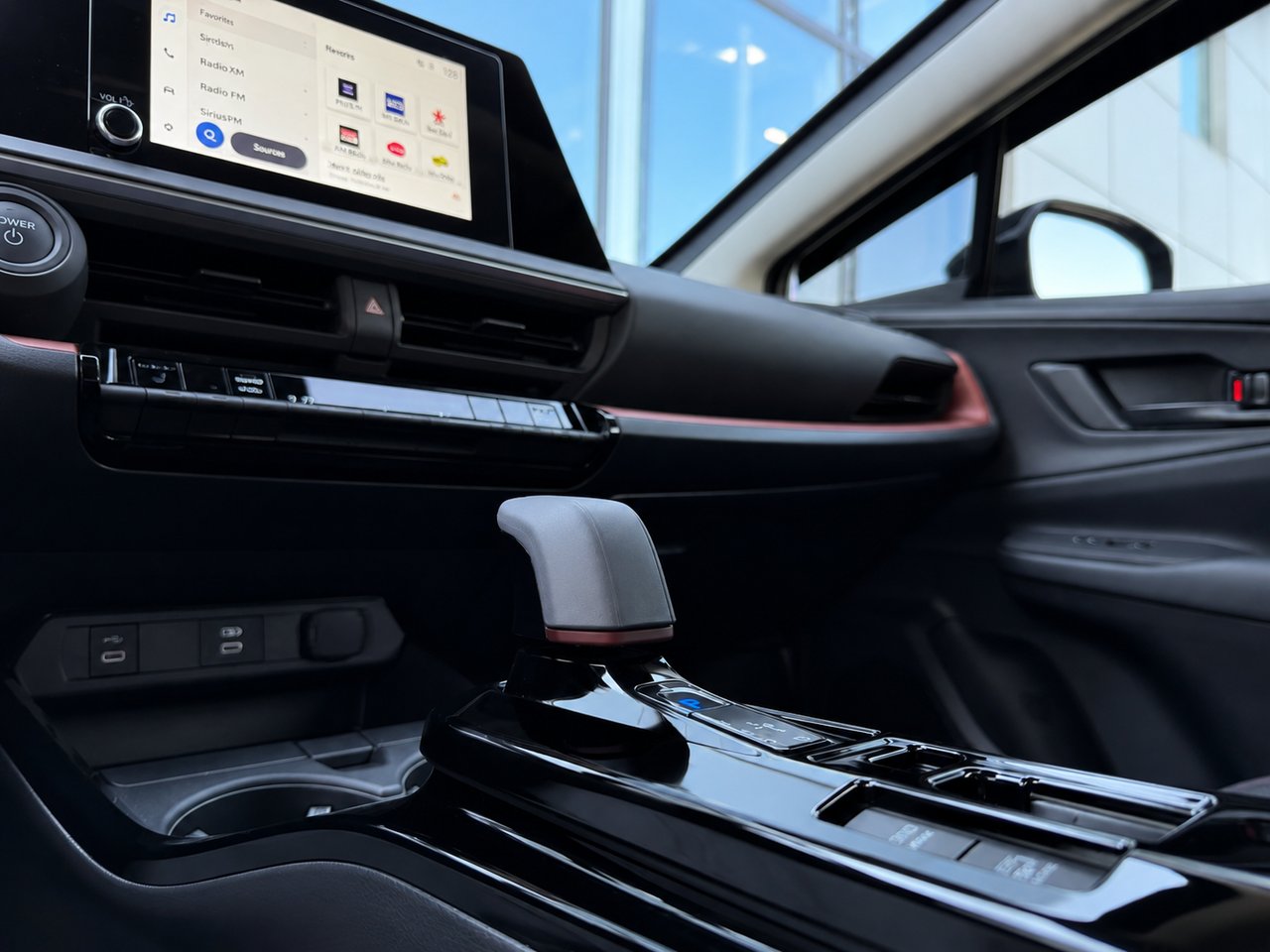 2025 Toyota Prius hybride branchable SE White Châteauguay - photo #9