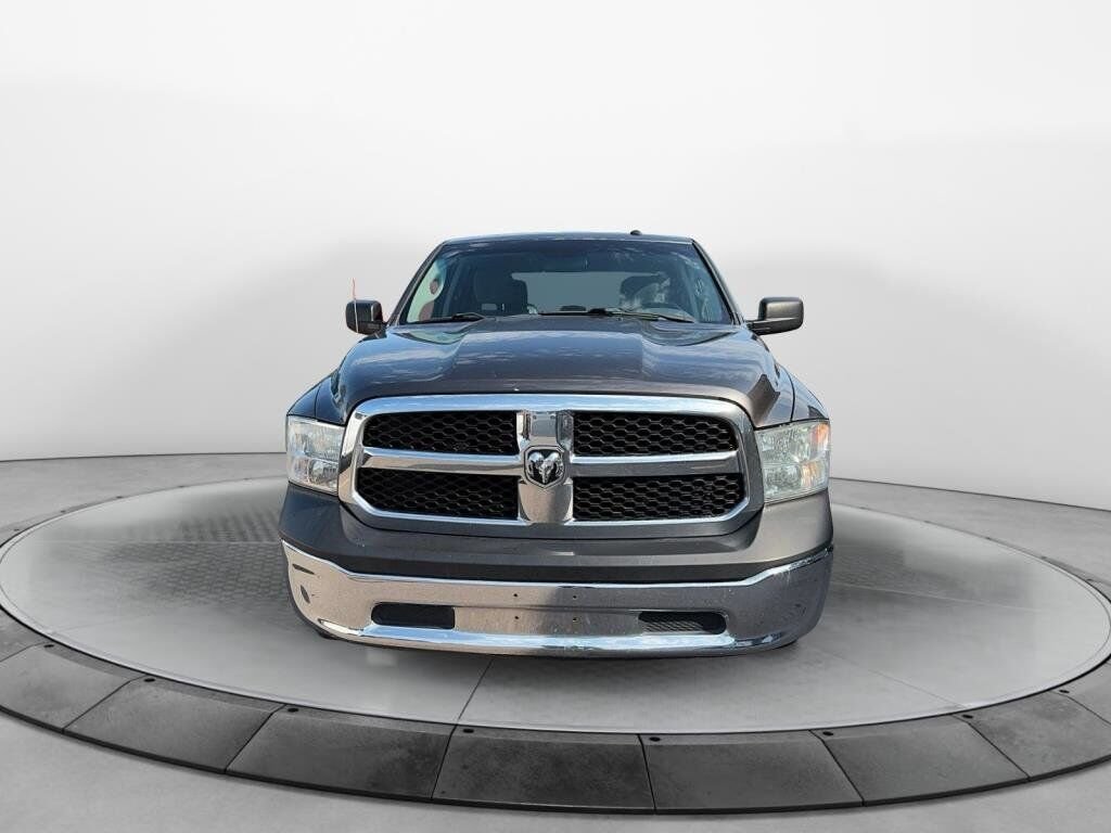 2017 Ram 1500 VIN 3C6RR7KT0HG649048 Grey Baie-Comeau - photo #1