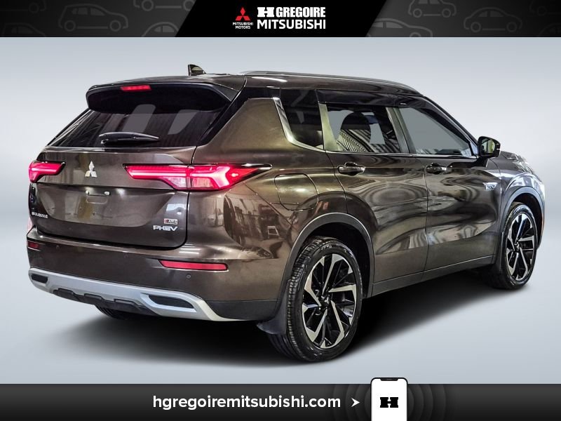 2023 Mitsubishi Outlander Plug-In Hybrid Bronze Laval - photo #8