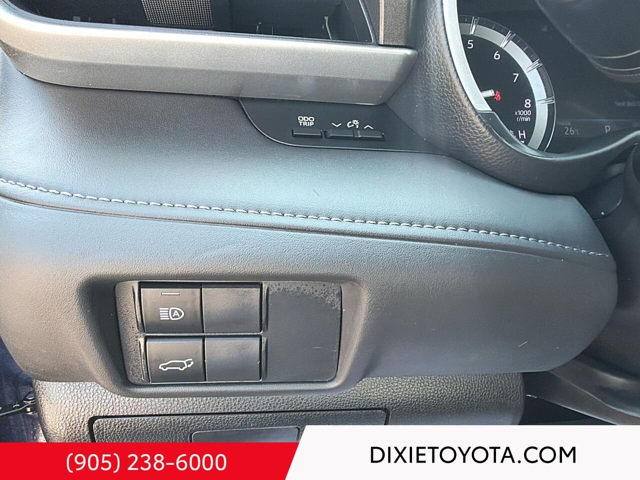 2020 Toyota Highlander XLE AWD / CLEAN CARFAX / HEATED SEATS / MOONROOF / ALLOY WHEELS / Mississauga - photo #12