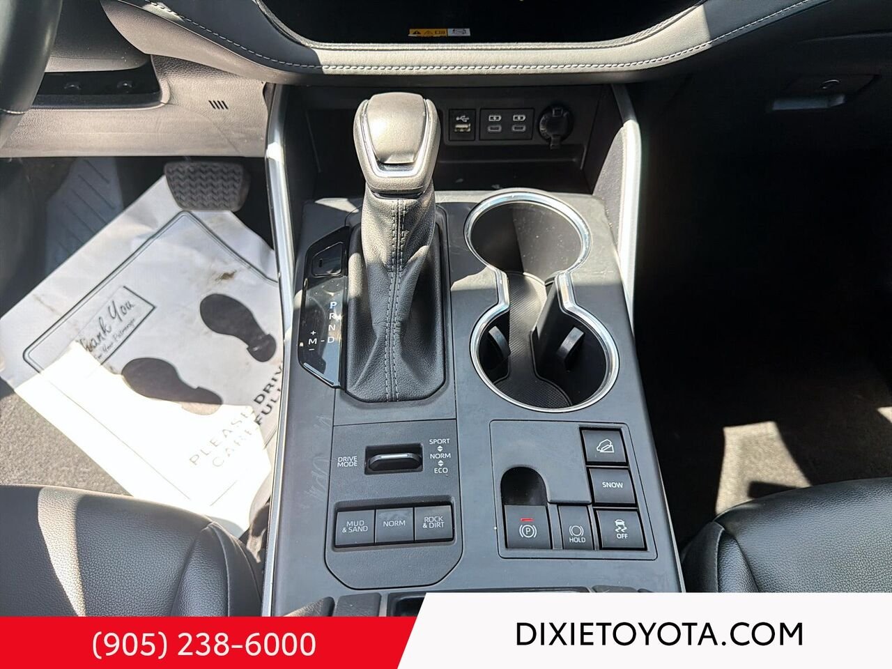 2024 Toyota Highlander XLE AWD / CLEAN CARFAX / HEATED SEATS / MOONROOF / ALLOY WHEELS / CARPLAY AND ANDROID AUTO Black Mississauga - photo #17