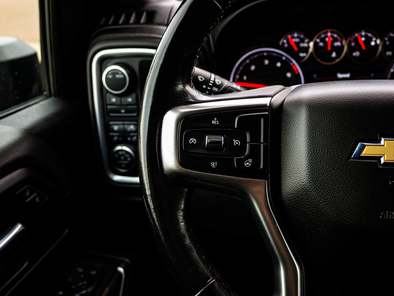 2020 Chevrolet Silverado 3500HD 4WD Crew Cab 159 LT Blue Sherwood Park - photo #19