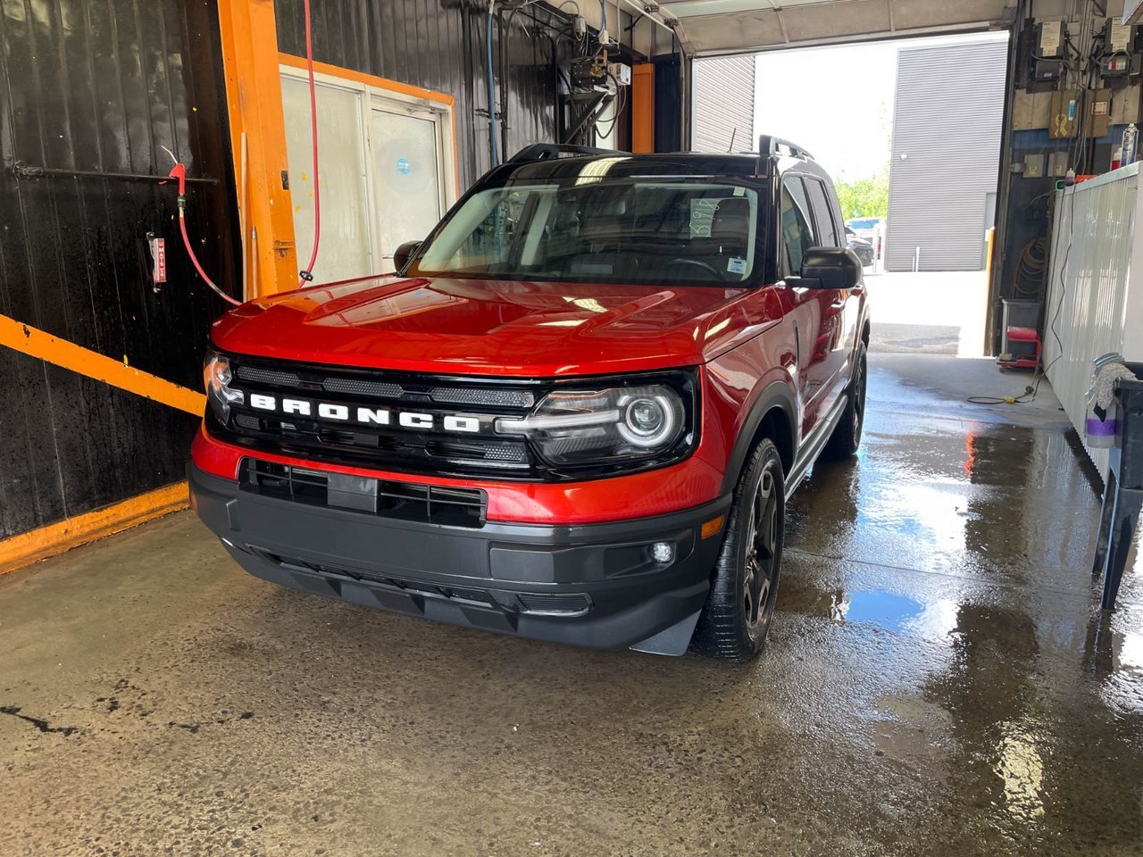 2022 Ford Bronco Sport OUTER BANKS GR. TECH 4X4 *NAV* SIÈGES CHAUFF B&O Red Saint-Jérôme - photo #0