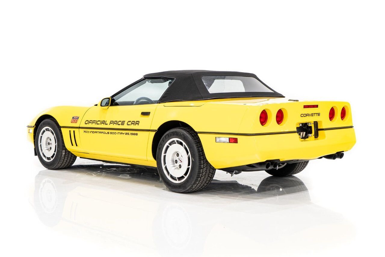 1986 Chevrolet Corvette Pace Car livery with only 17,380km (10,800miles) Yellow Montreal - photo #37