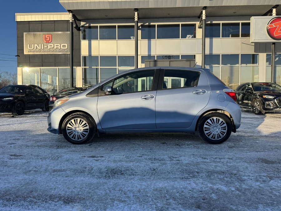 Toyota Yaris LE 2014 2014 Bleu