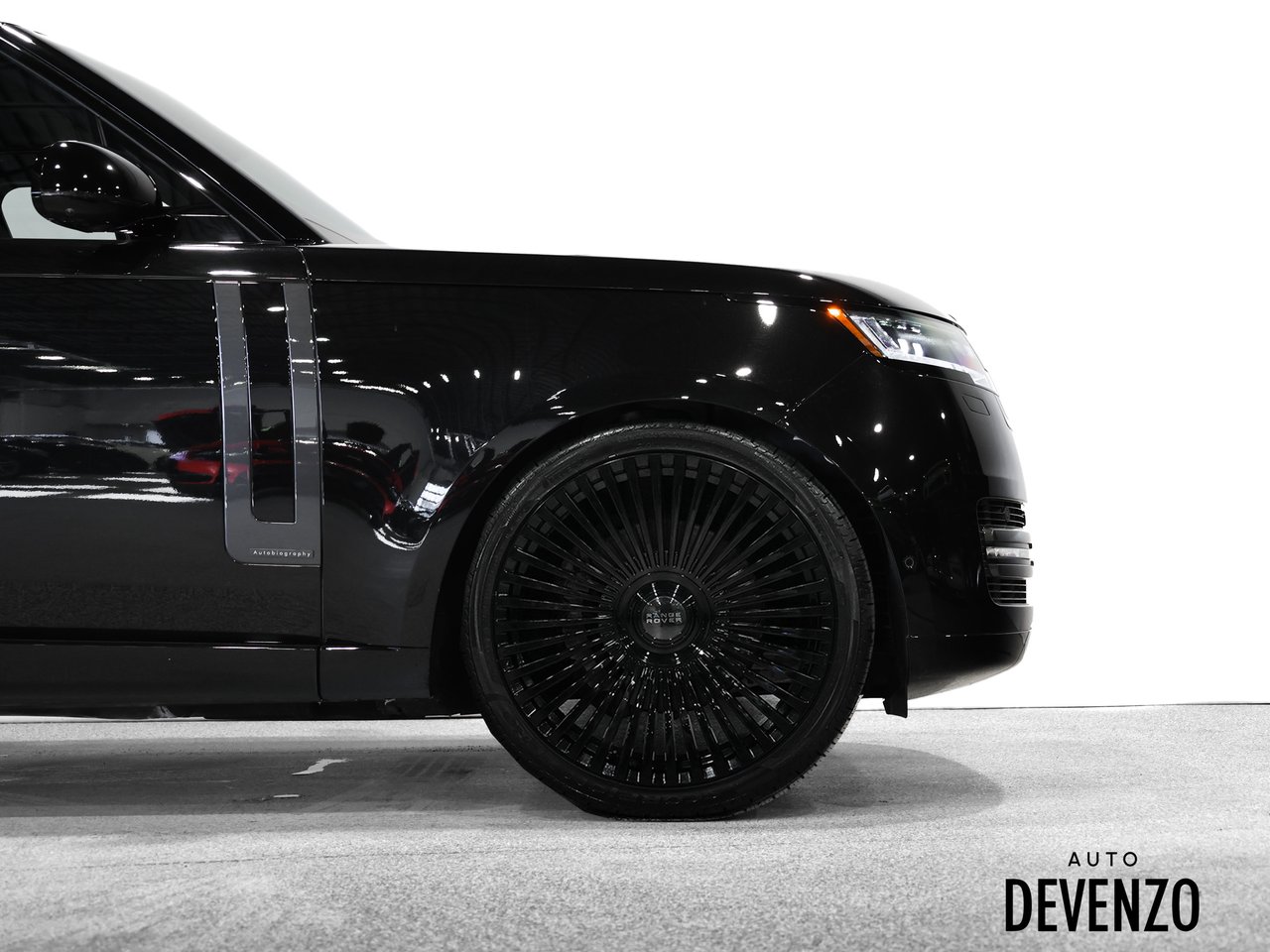 2024 Land Rover Range Rover Black Saint-Eustache - photo #5
