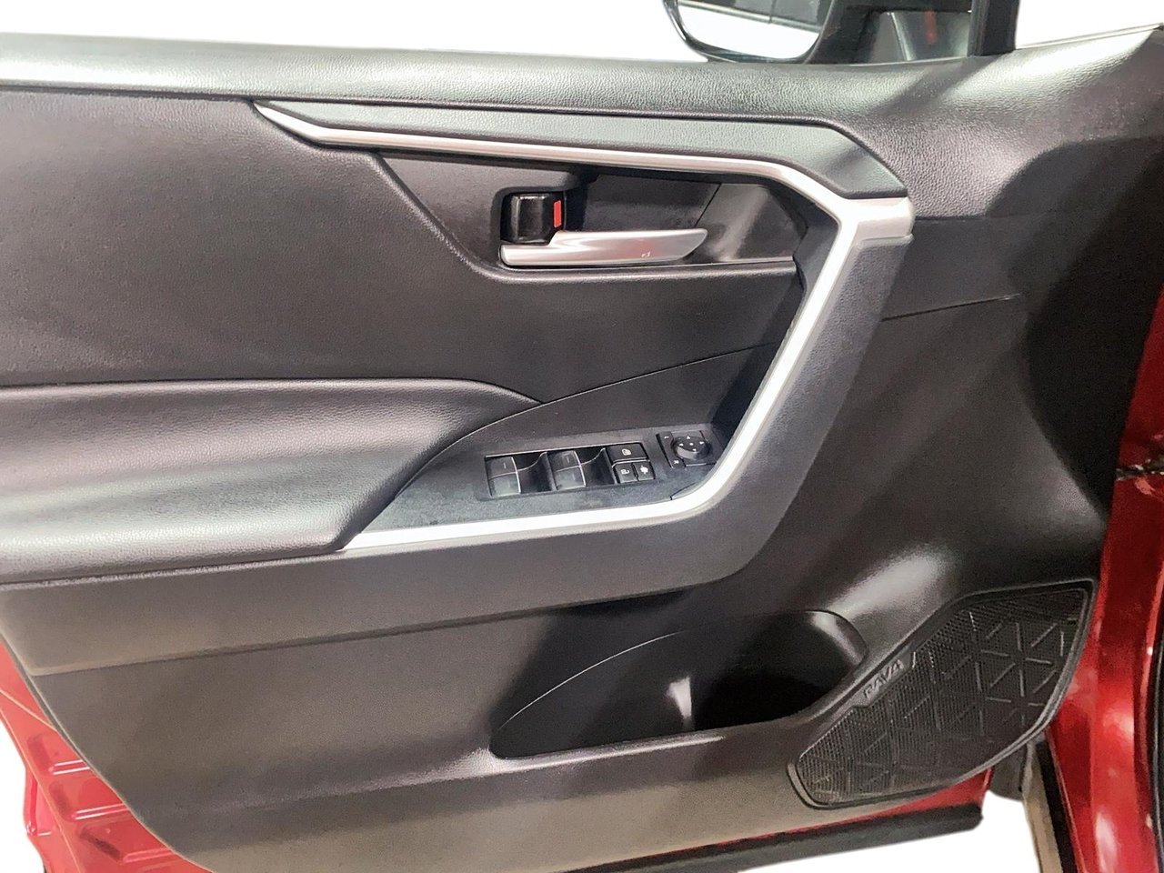 Toyota RAV4 NIV 2T3RWRFV5PW183396 2023 Rouge Chicoutimi - photo #8