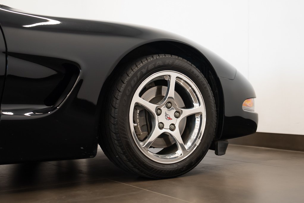 2002 Chevrolet Corvette Black Montreal - photo #6