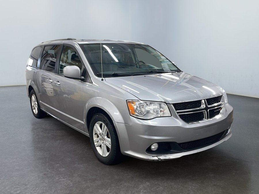 Dodge GRAND CARAVAN Crew 2018 Gris