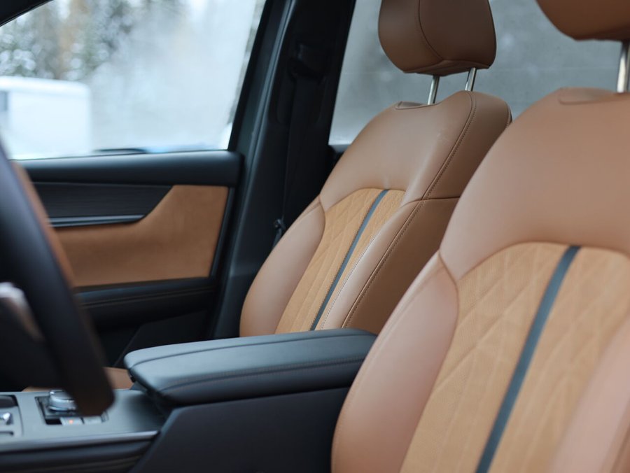 Mazda CX-70 hybride léger Signature, 5 passagers, Mode hybride, awd, Toit ouvrant pano, Sièges à fonction mémoire, Sièges 2025 Rouge