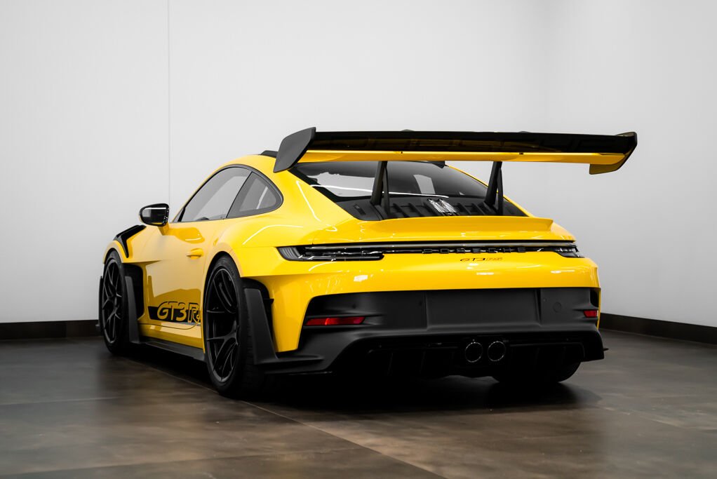 Porsche 911 GT3RS Weissach 2024 Jaune Kirkland - photo #8