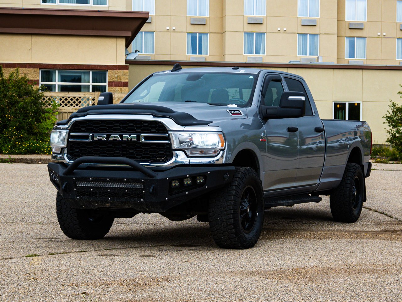 2023 Ram 3500 Tradesman 4x4 Crew Cab 8' Box Grey Sherwood Park - photo #3