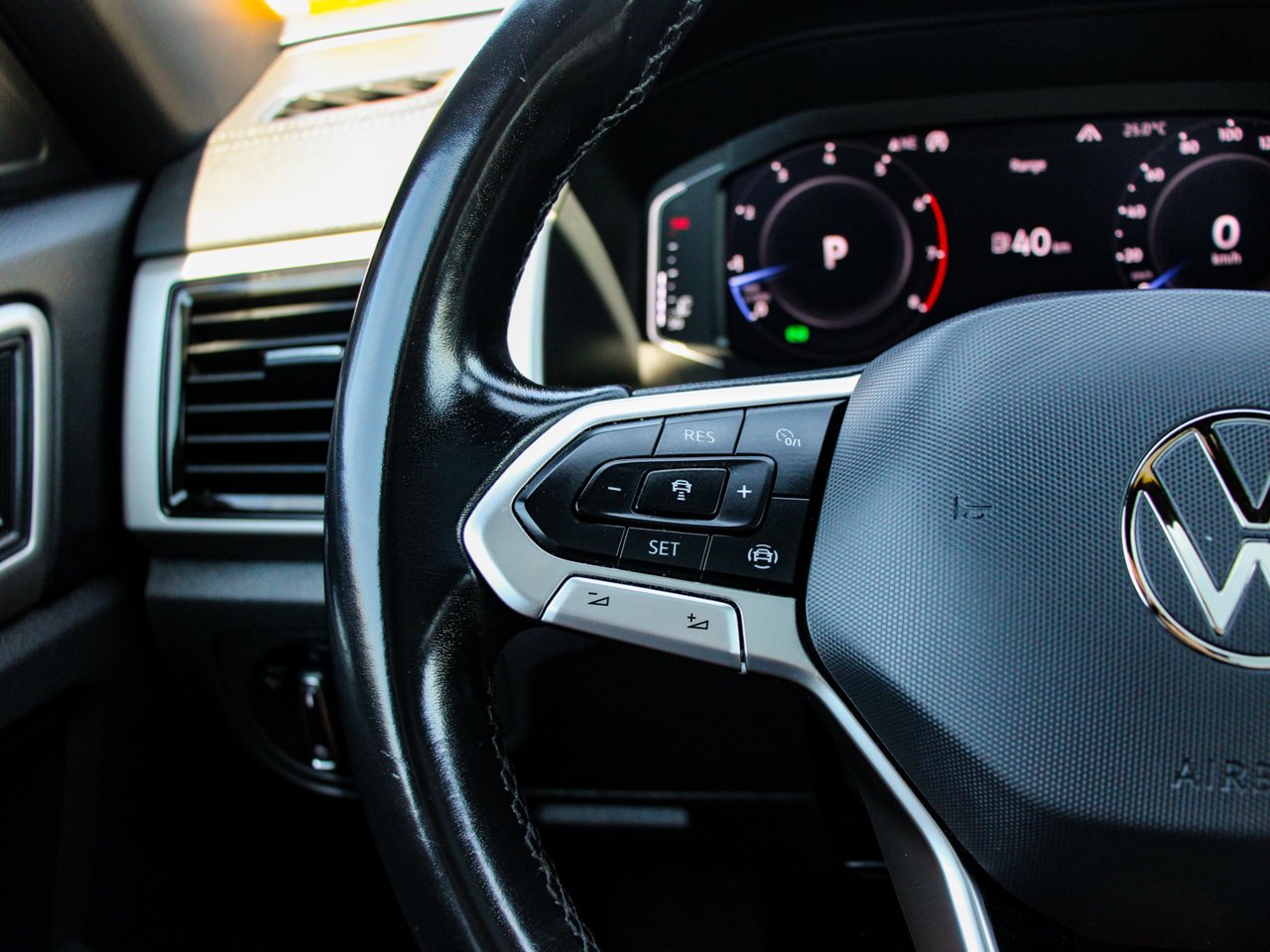 2020 Volkswagen Atlas Cross Sport Execline 3.6 FSI 4MOTION Black Sherwood Park - photo #19