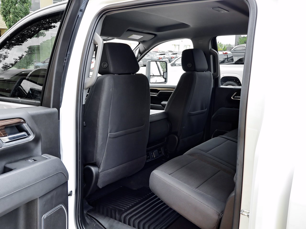 2025 Chevrolet Silverado 2500HD 4WD Crew Cab 159 LT White Sherwood Park - photo #25