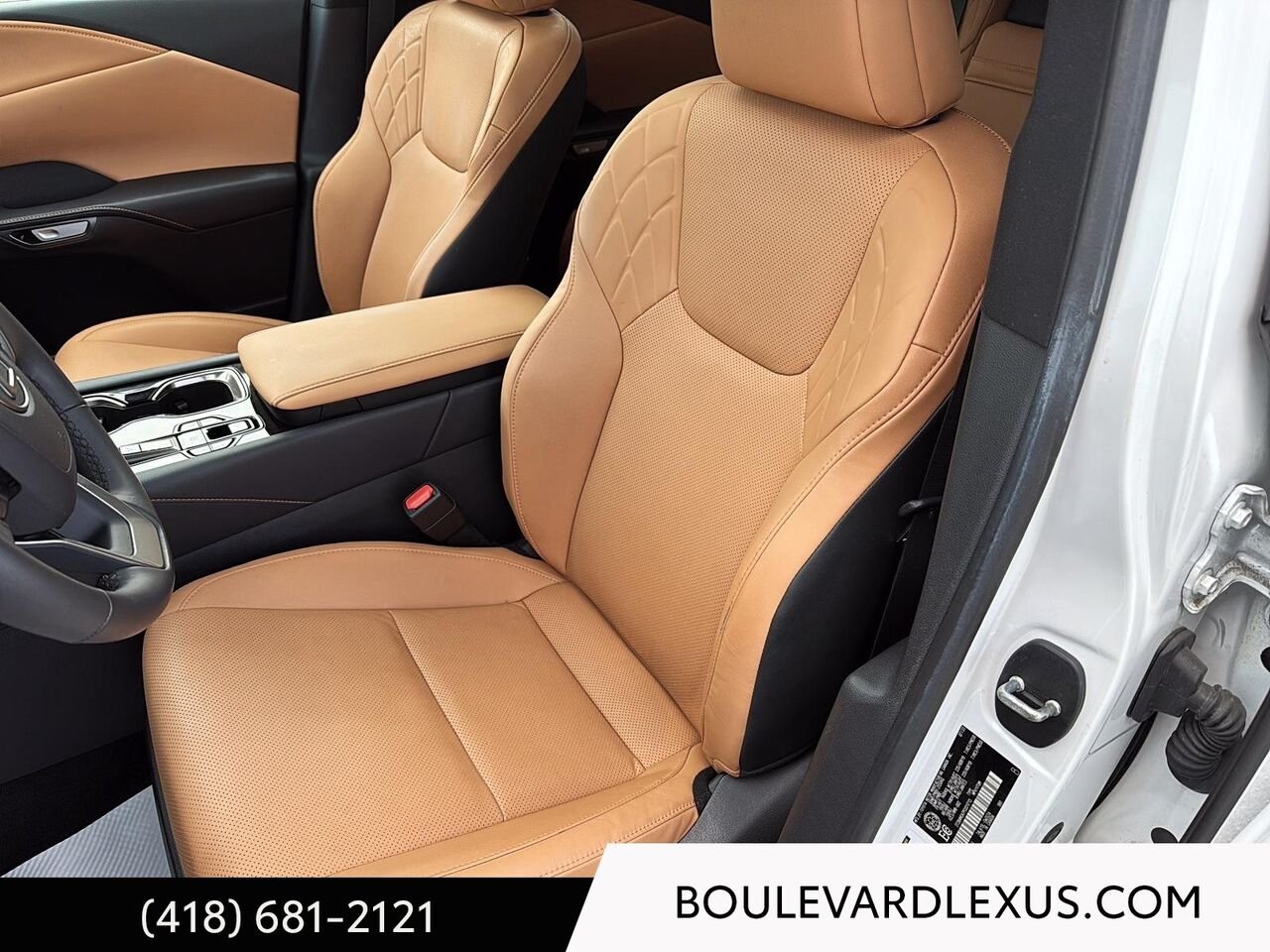 Lexus RX 19865A 2023 Blanc Québec - photo #8