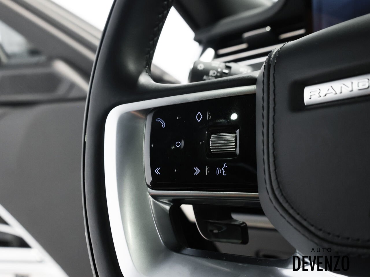 2024 Land Rover Range Rover Black Saint-Eustache - photo #19
