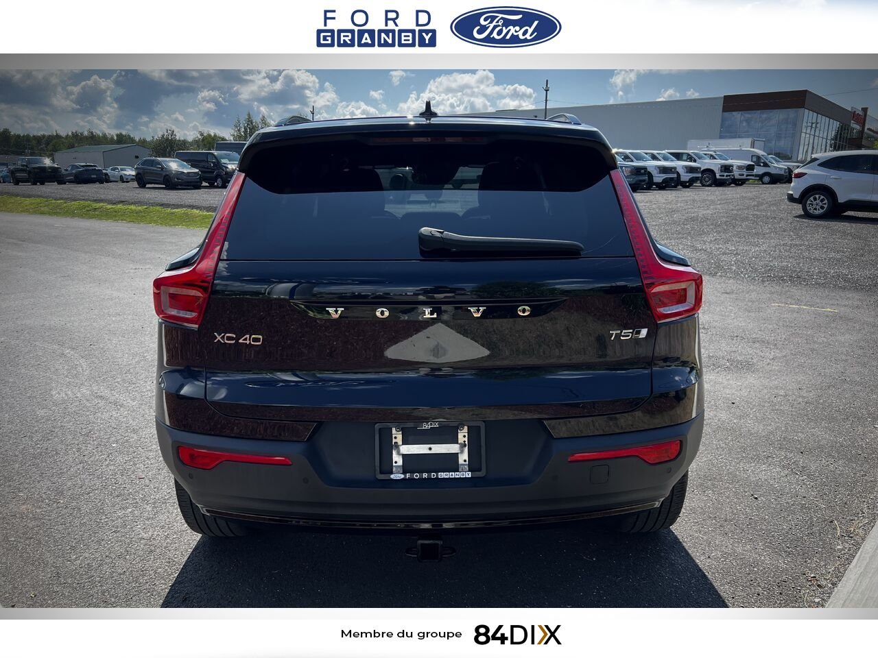 2021 Volvo XC40 Black Granby - photo #4