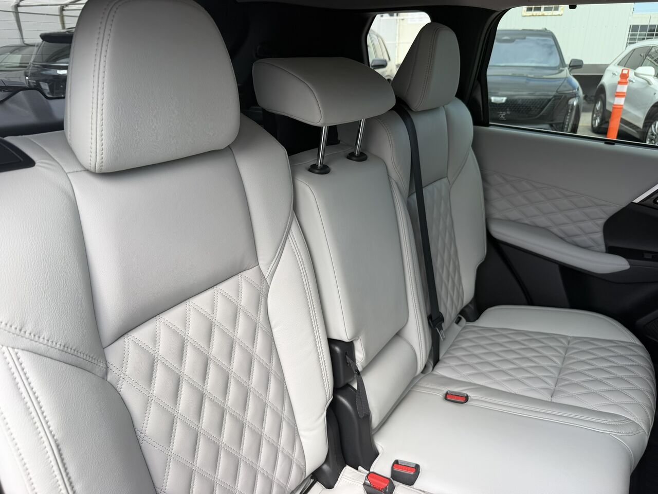 2022 Mitsubishi Outlander GT AWD 7 PASSAGERS Grey Laval - photo #17