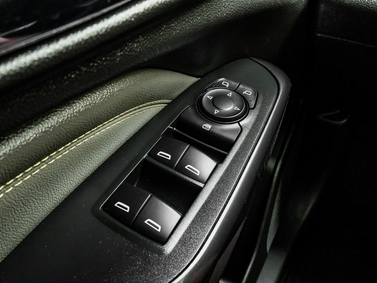 2025 Chevrolet Trax FWD 4dr ACTIV White Sherwood Park - photo #18