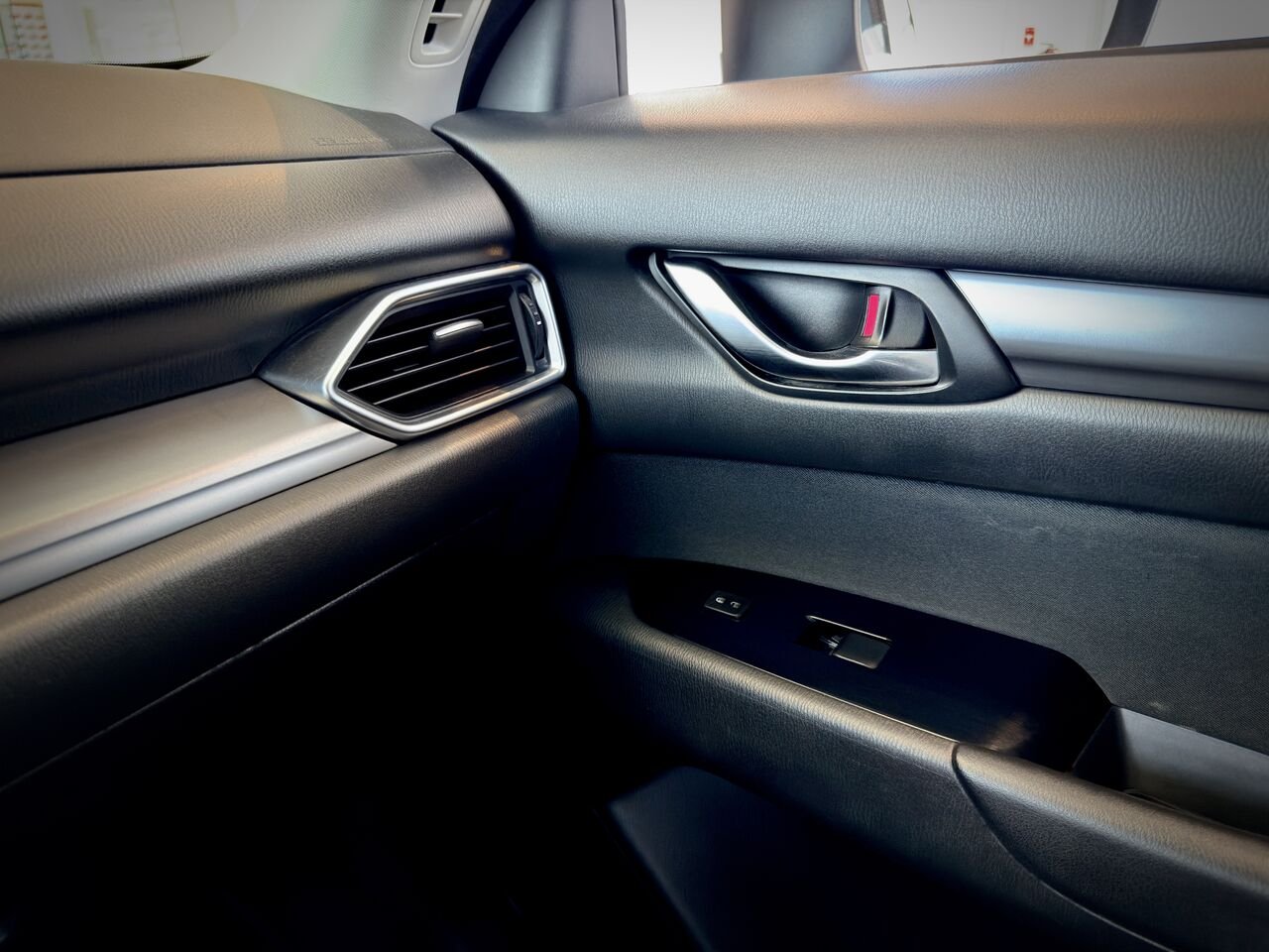 2017 Mazda CX-5 White Notre-Dame-des-Prairies - photo #24