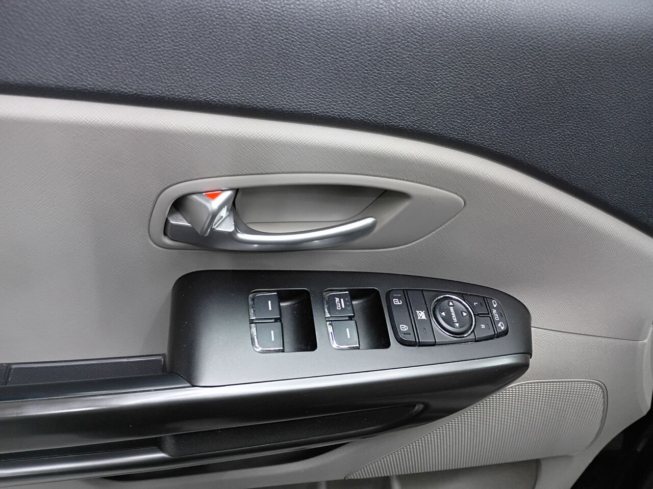 Kia Sedona 2019 Noir Blainville - photo #20