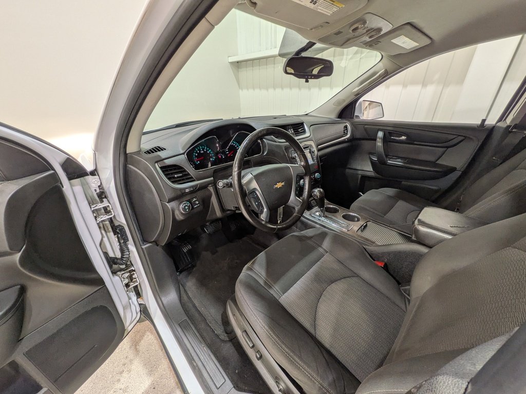 2017 Chevrolet Traverse AWD 4dr LT w/1LT White Val-David - photo #9