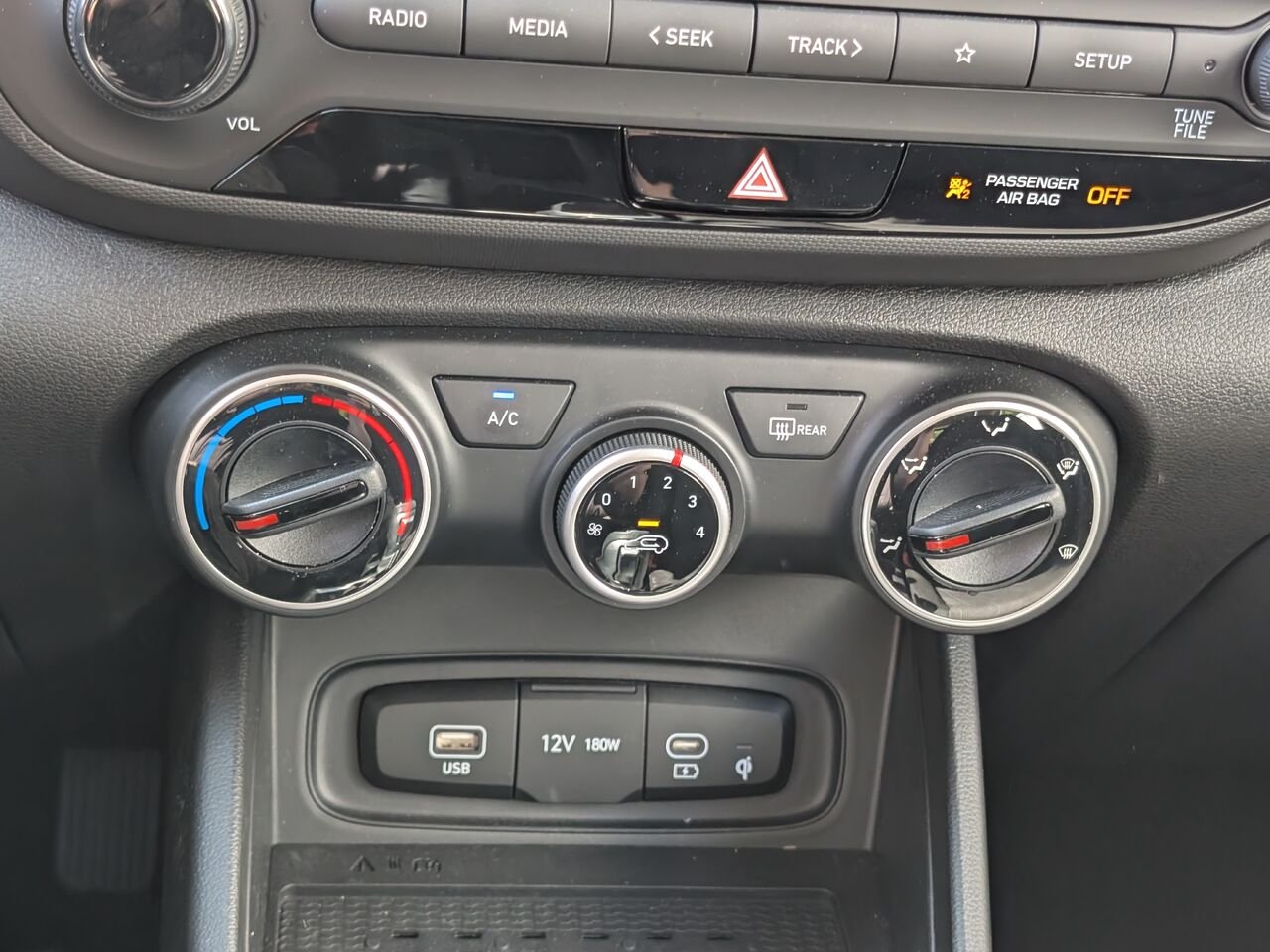 Hyundai Venue Essential/SIÈGES CHAUFFANTS/CAMÉRA DE RECUL/BLUETOOTH/AC/VITRES ÉLECTRIQUES 2026 Vert Sherbrooke - photo #12