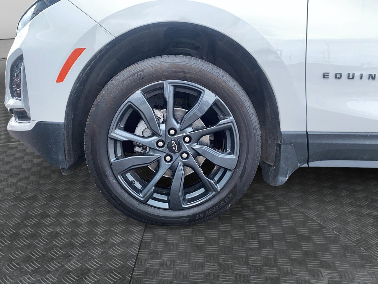 2023 Chevrolet Equinox VIN 3GNAXWEG8PL104961 White Baie-Comeau - photo #6