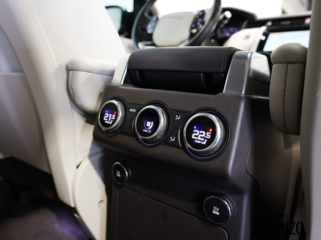 2019 Land Rover Discovery Silver Saint-Eustache - photo #8