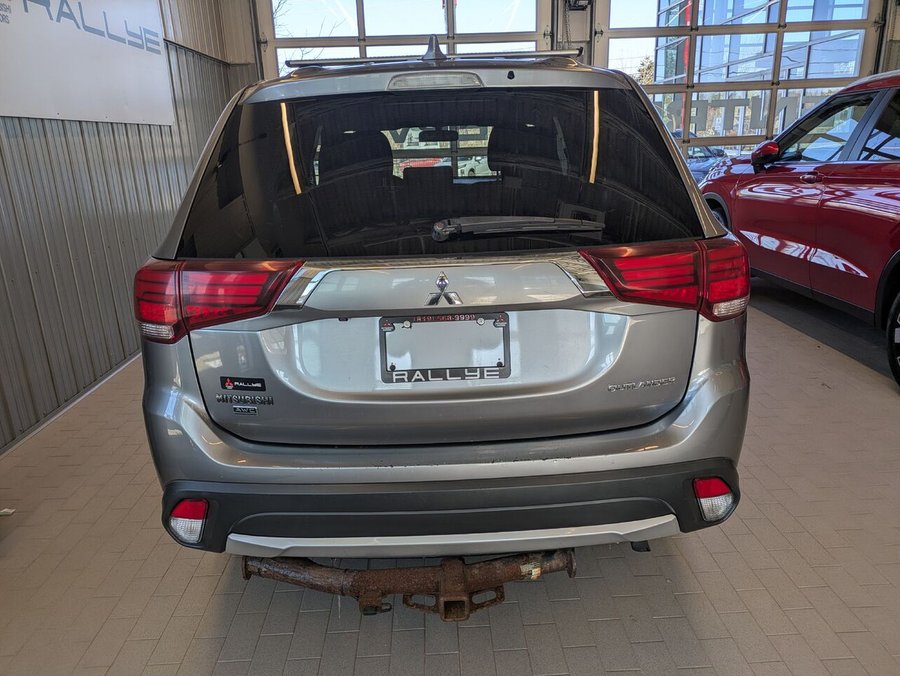Mitsubishi Outlander AWC ES 2017 Gris