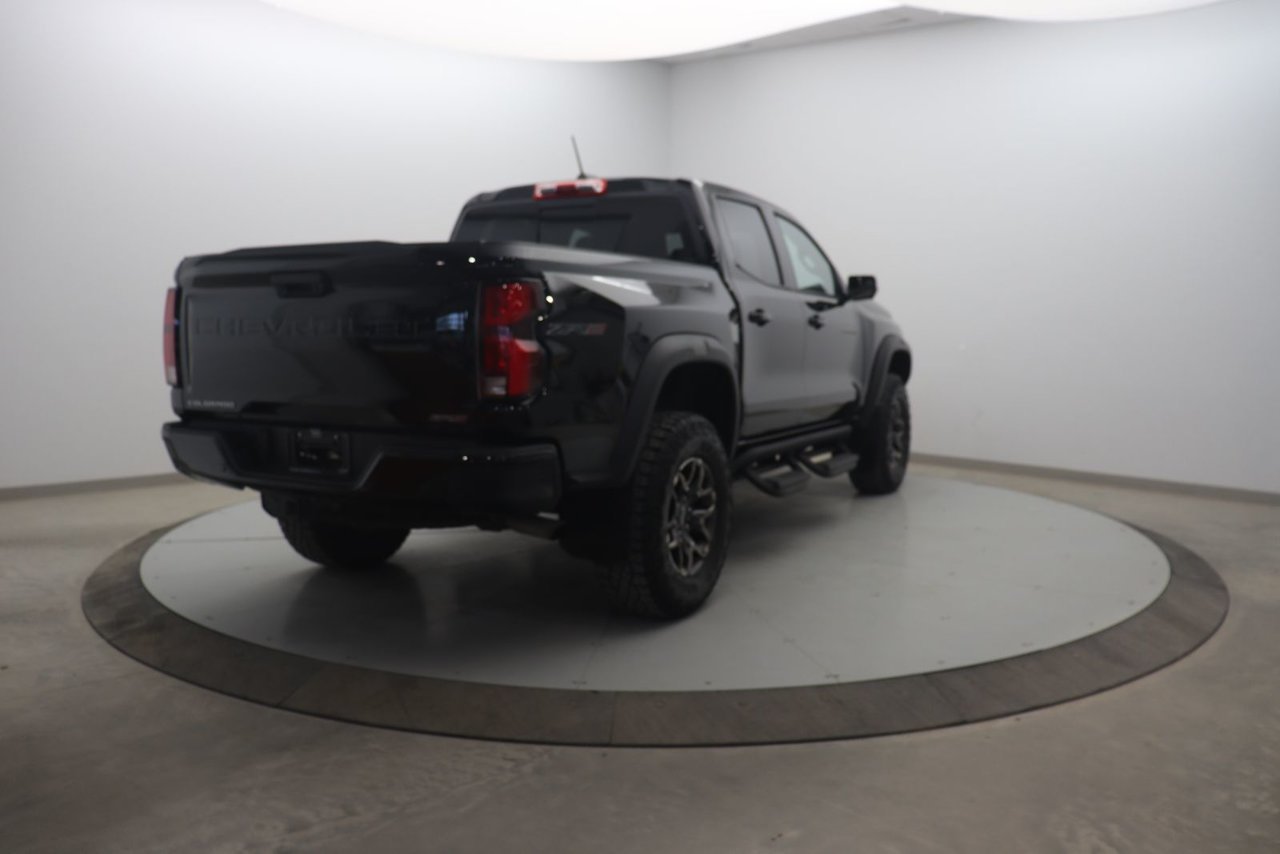2024 Chevrolet Colorado 4WD ZR2 Black Baie-Comeau - photo #3