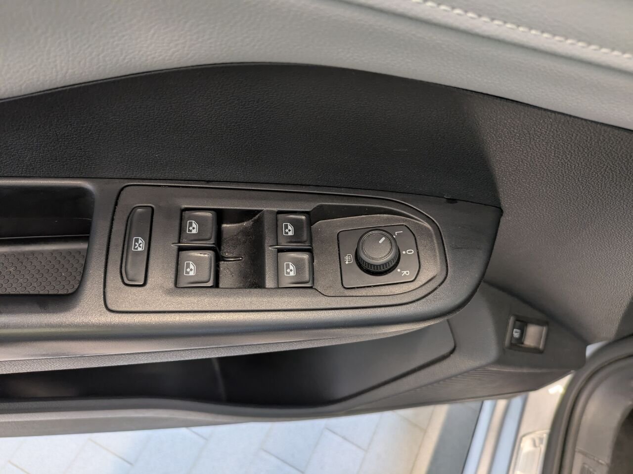 Volkswagen Taos 2024 Gris Gatineau - photo #5