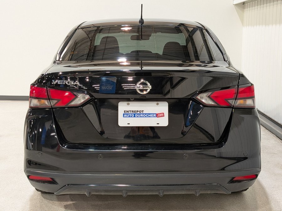 2021 Nissan Versa 2021 Black