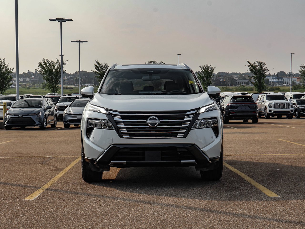 2024 Nissan Rogue AWD Platinum White Sherwood Park - photo #2