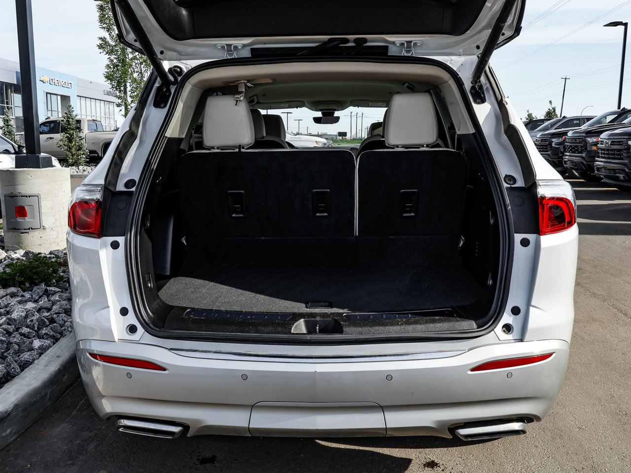 2024 Buick Enclave AWD 4dr Premium White Sherwood Park - photo #8