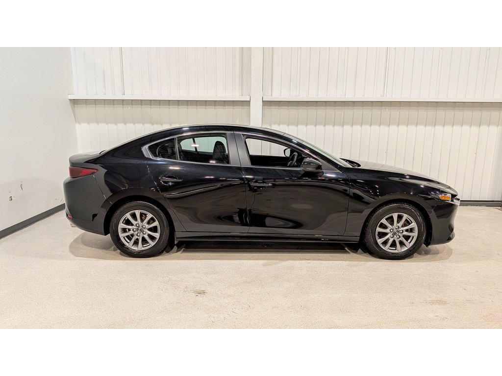 Mazda Mazda3 GS Auto i-ACTIV AWD 2024 Noir Val-David - photo #4