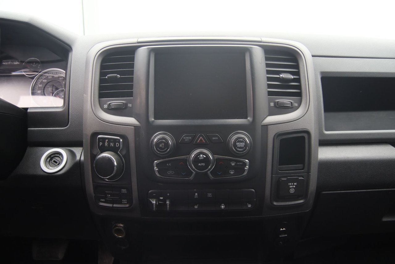 2020 Ram 1500 Classic VIN 3C6RR7KT4LG183911 Grey Chicoutimi - photo #12