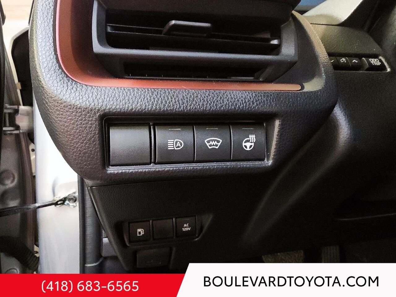 2025 Toyota Prius hybride branchable 531784-5 | SE Grey Québec - photo #11